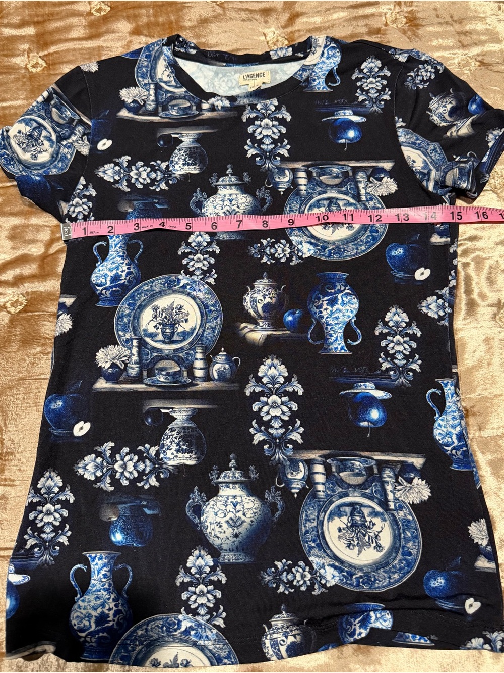 L'AGENCE Ressi Porcelain-Print Short Sleeve Crewneck Tee - Black & Blue - Picture 6 of 7